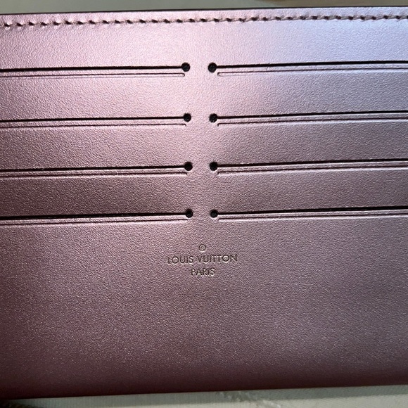 SOLD! 💕 Louis Vuitton Pochette Felicie (Metallic Pale Pink) - Picture 5 of 7